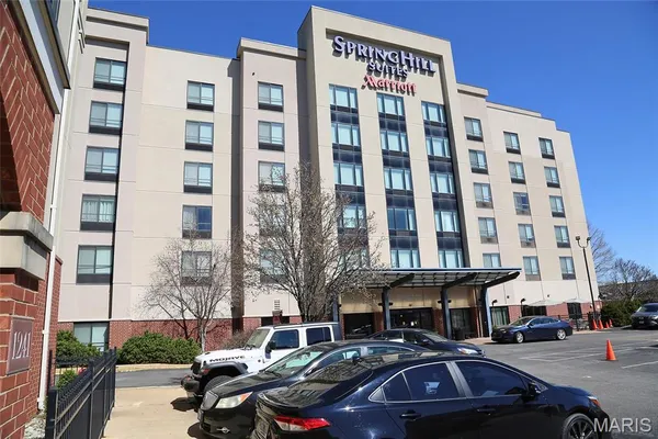 $1,900 | 1251 Strassner Drive, Unit 2301, Brentwood, MO 63144