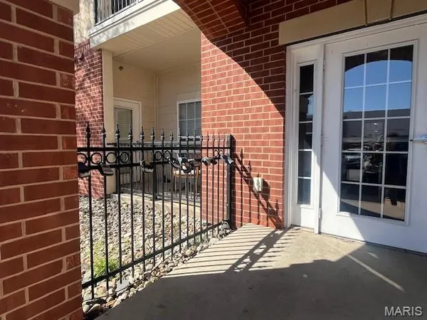 $1,900 | 1251 Strassner Drive, Unit 2301, Brentwood, MO 63144