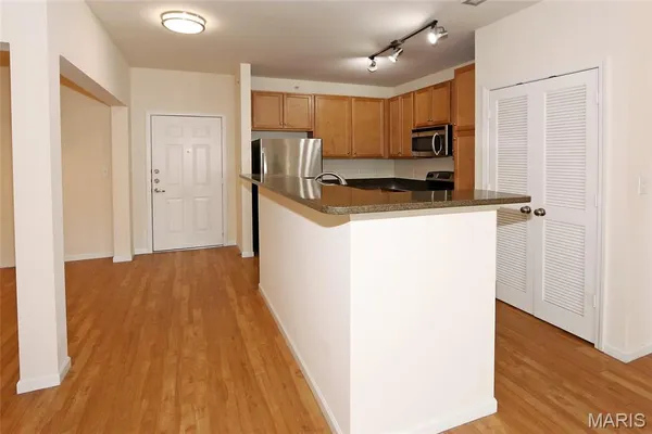 $1,900 | 1251 Strassner Drive, Unit 2301, Brentwood, MO 63144