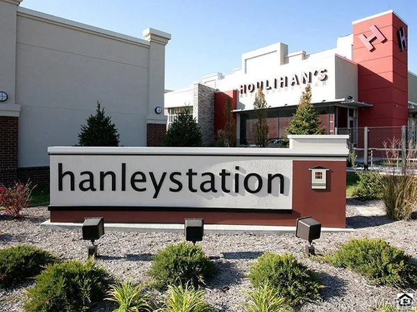 $1,900 | 1251 Strassner Drive, Unit 2301, Brentwood, MO 63144