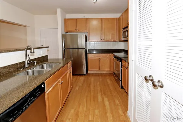 $1,900 | 1251 Strassner Drive, Unit 2301, Brentwood, MO 63144