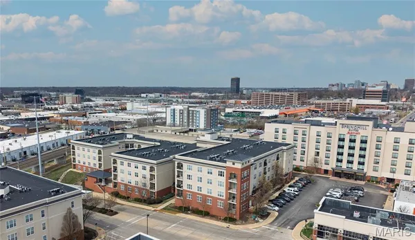$1,900 | 1251 Strassner Drive, Unit 2301, Brentwood, MO 63144