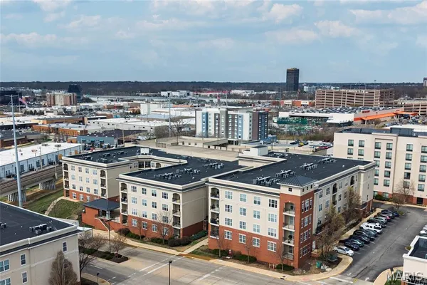 $1,900 | 1251 Strassner Drive, Unit 2301, Brentwood, MO 63144