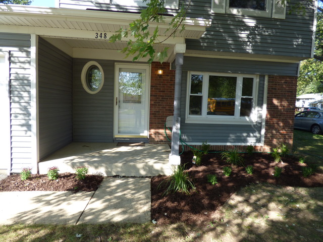 348 East Briarcliff Road Bolingbrook, IL 60440 - Photo 3 of 20 a front view of a house