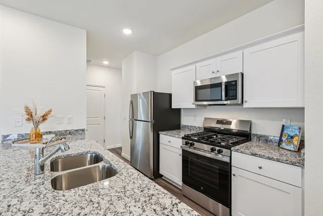 $1,845 | 1516 Morris Loop, San Marcos, TX 78666