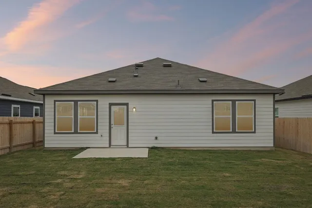 $1,845 | 1516 Morris Loop, San Marcos, TX 78666