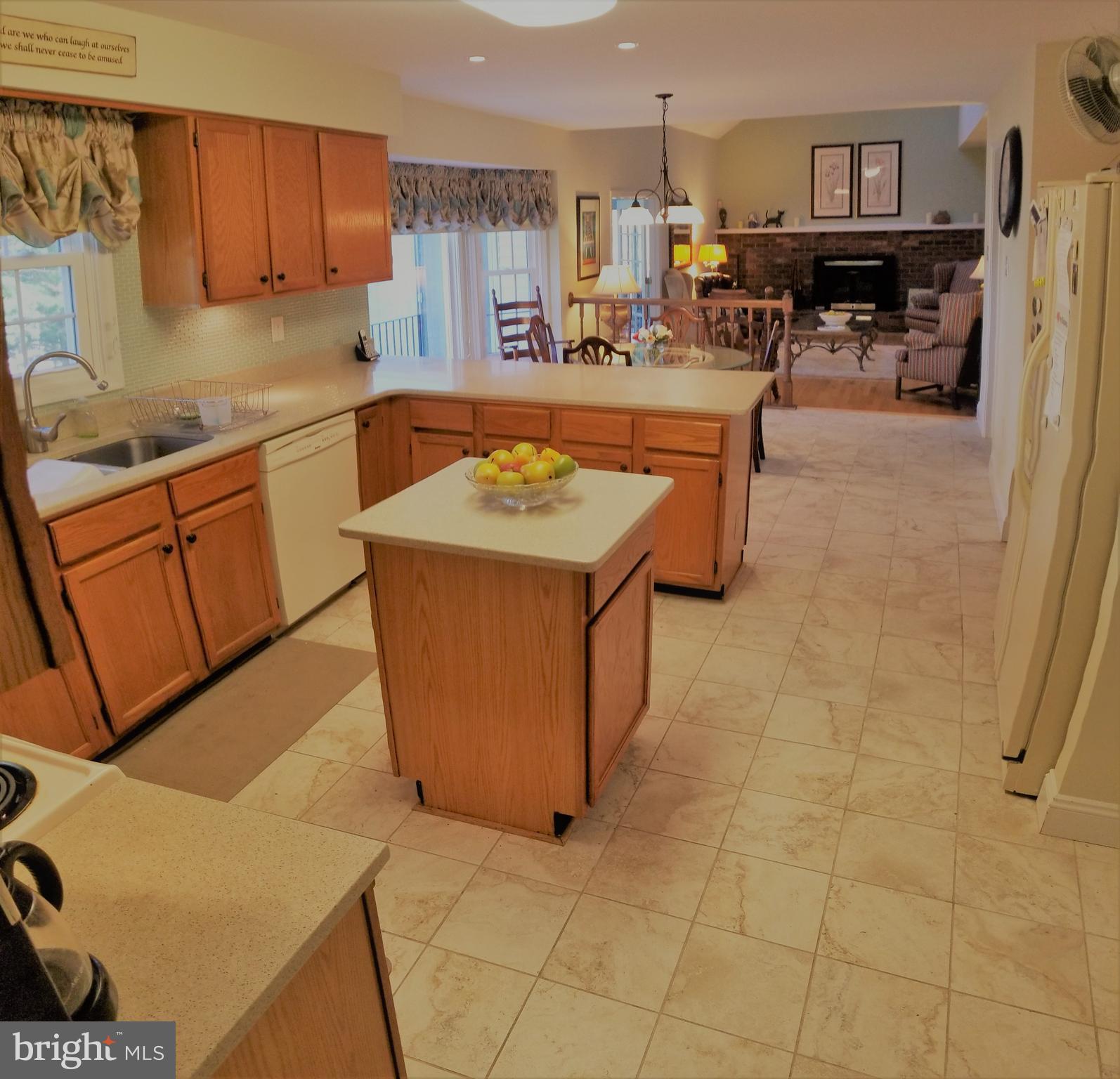 1507 Golf Course Drive Bowie, MD 20721 - Photo 14 of 37 Kitchen - Eating area - Family Room