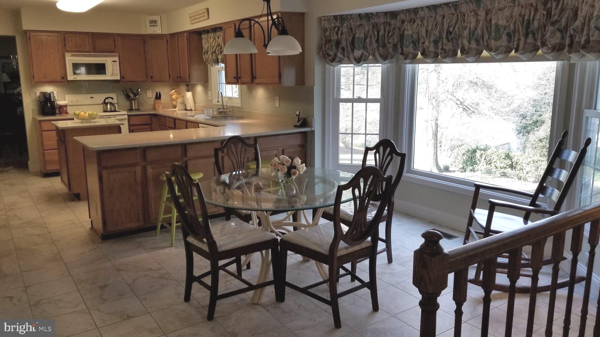 1507 Golf Course Drive Bowie, MD 20721 - Photo 15 of 37 Kitchen eating area/Kitchen
