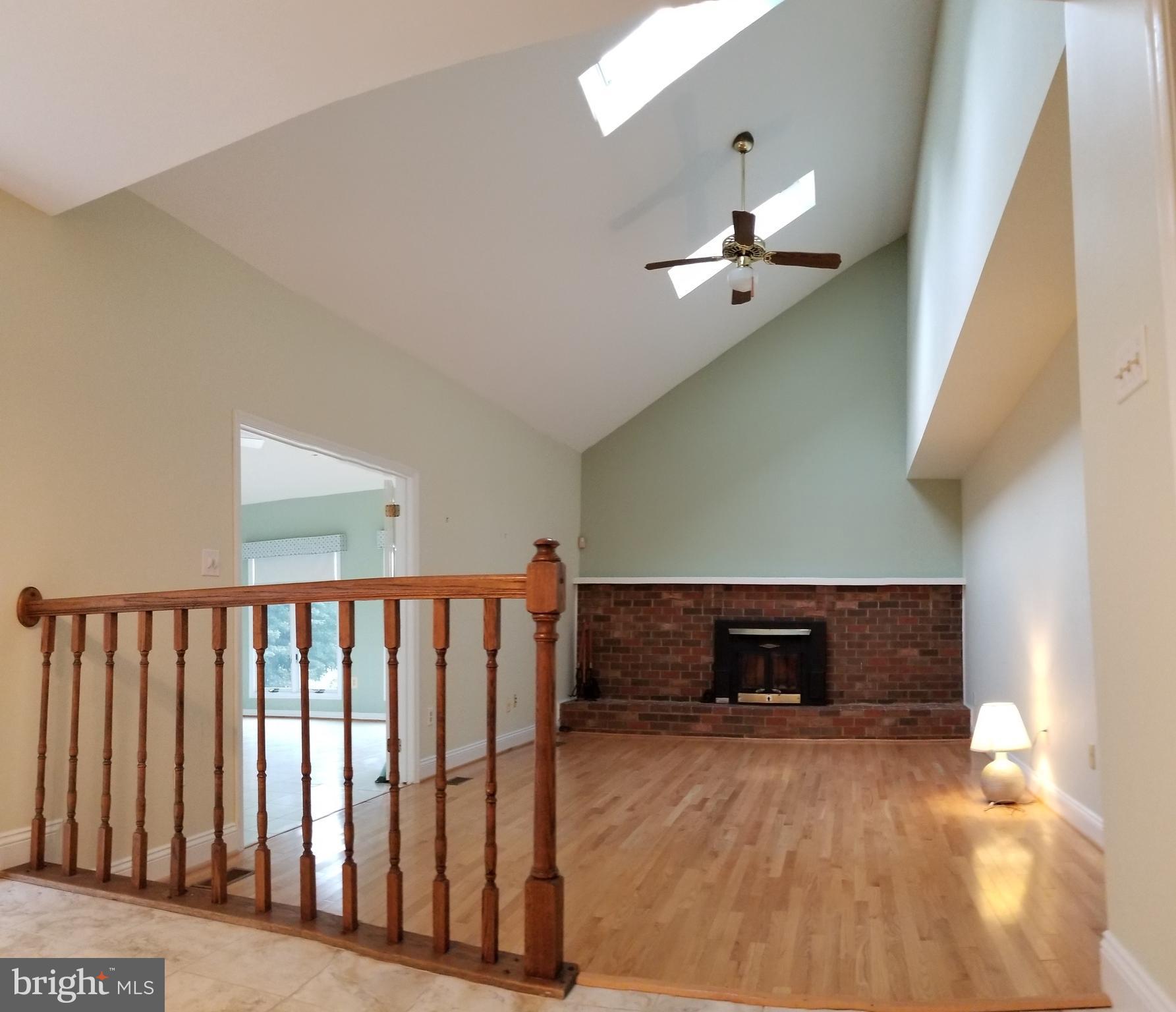 1507 Golf Course Drive Bowie, MD 20721 - Photo 16 of 37 Family Room (adjoins to Sunroof)