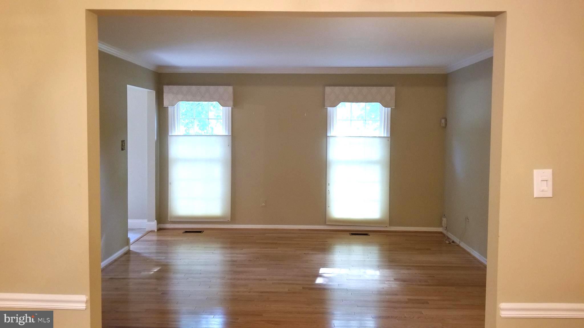 1507 Golf Course Drive Bowie, MD 20721 - Photo 9 of 37 Living Room - empty (1 of 2)