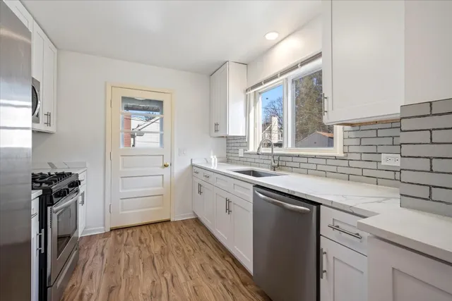 $3,495 | 580 Ivy Court, Lake Forest, IL 60045