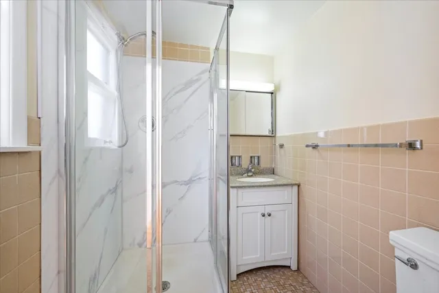 $3,495 | 580 Ivy Court, Lake Forest, IL 60045