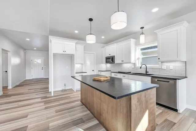 $484,900 | 1270 Autumn Field Lane, De Pere, WI 54115