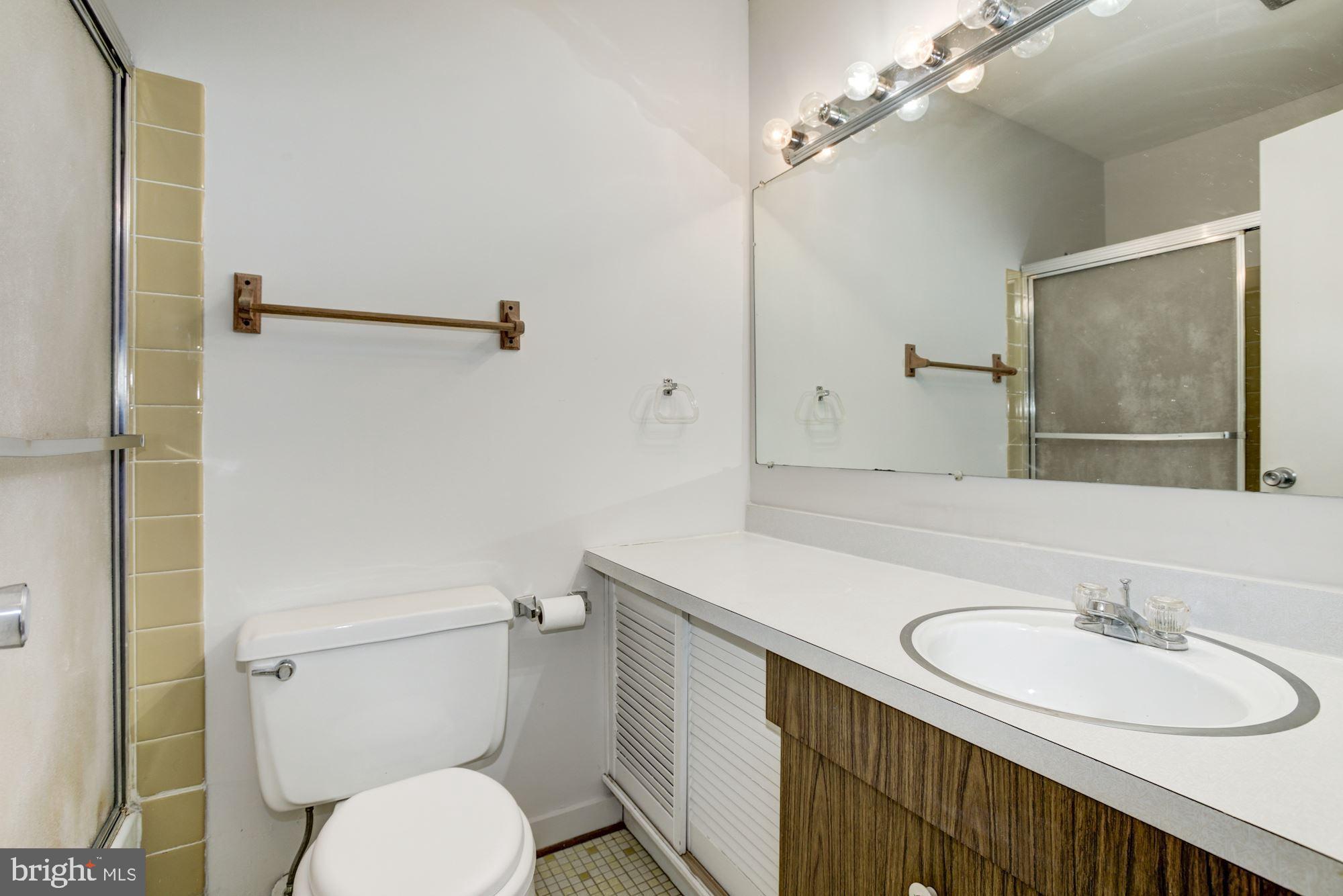 5860 Thunder Hill Road, Unit 2C Columbia, MD 21045 - Photo 19 of 22 Bathroom