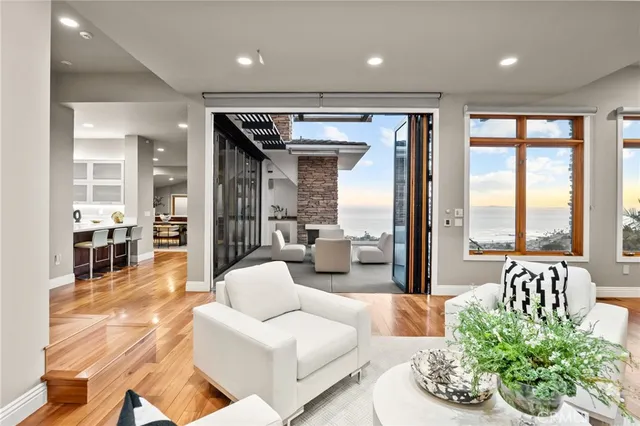 $10,980,000 | 1076 Skyline Drive, Laguna Beach, CA 92651