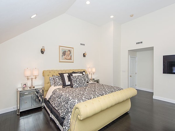 117 Temple Road Waltham, MA 02452 - Photo 18 of 21 Gallery Image 18