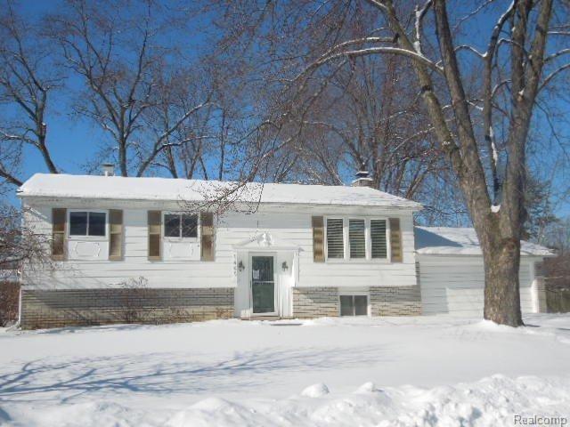 1465 Adrian Road Walled Lake, MI 48390 - Photo 1 of 20 iho 062.jpg
