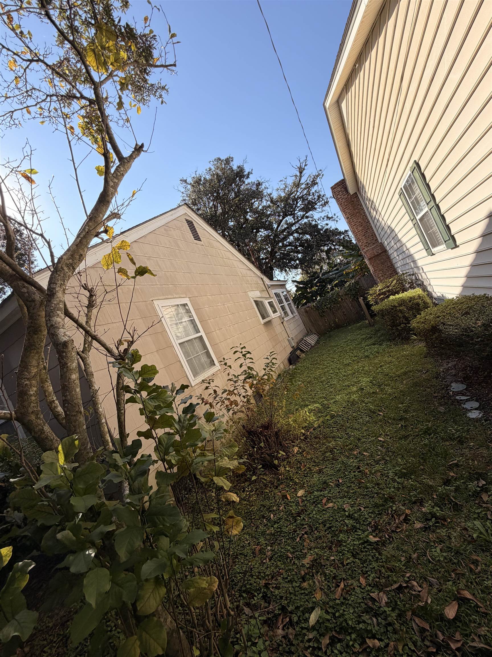 1111 Palmetto Street Georgetown, SC 29440 - Photo 5 of 36 View of front facade featuring a front lawn