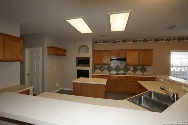 $2,200 | 9515 Lupine Meadow, Helotes, TX 78023