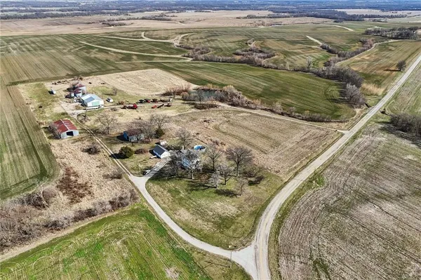 $448,000 | 10368 Northwest Hwy O, Blairstown, MO 64726