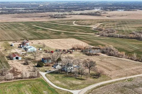 $448,000 | 10368 Northwest Hwy O, Blairstown, MO 64726