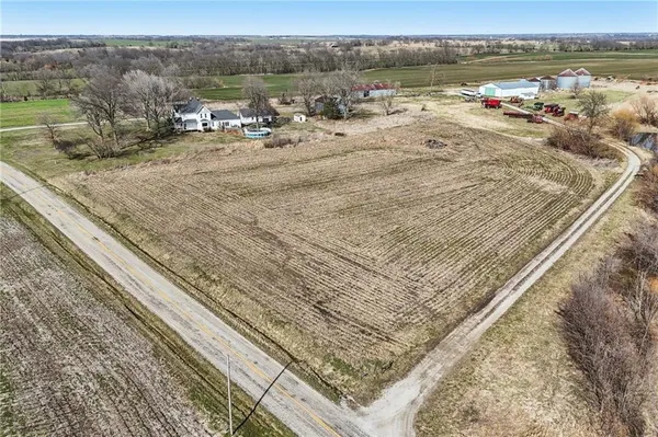 $448,000 | 10368 Northwest Hwy O, Blairstown, MO 64726