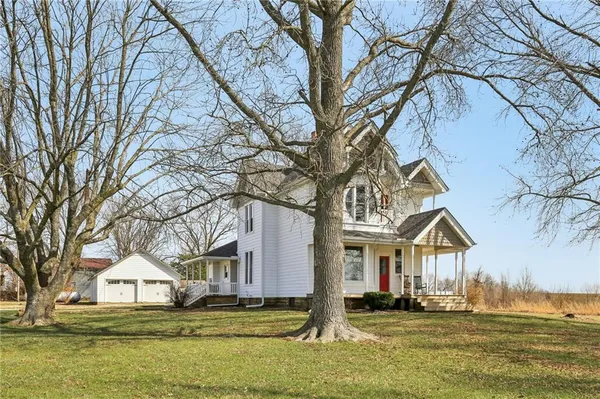 $448,000 | 10368 Northwest Hwy O, Blairstown, MO 64726