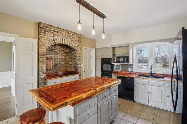 $448,000 | 10368 Northwest Hwy O, Blairstown, MO 64726