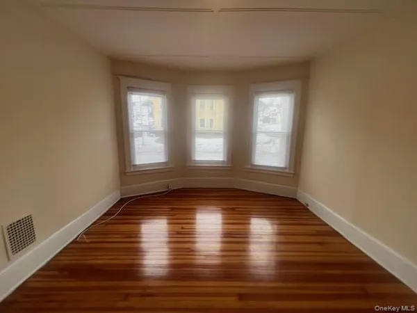 $2,800 | 18 Innis Avenue, Unit 1, Poughkeepsie, NY 12601