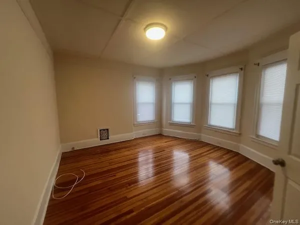$2,800 | 18 Innis Avenue, Unit 1, Poughkeepsie, NY 12601