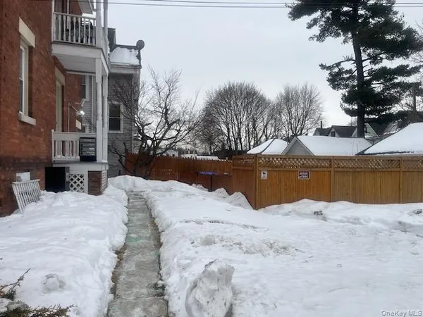 $2,800 | 18 Innis Avenue, Unit 1, Poughkeepsie, NY 12601