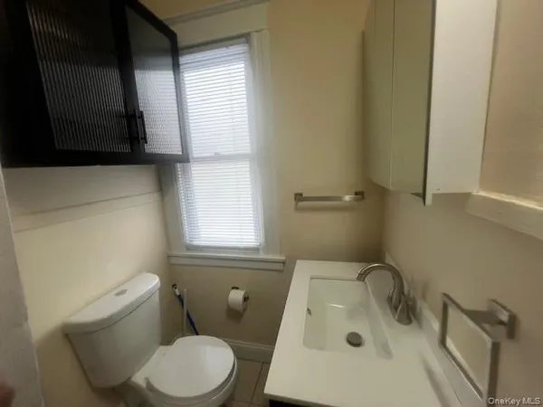 $2,800 | 18 Innis Avenue, Unit 1, Poughkeepsie, NY 12601