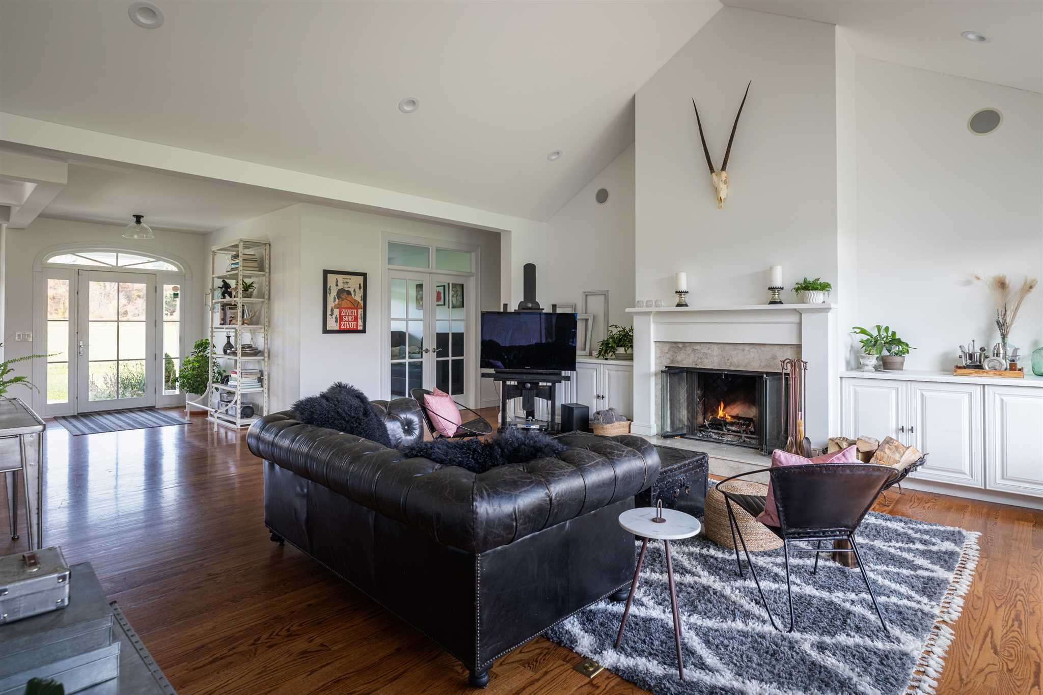 383 Pine Bush Road Stone Ridge, NY 12484 - Photo 2 of 30