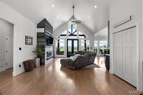 $899,900 | 22206 Tree Farm Road, Hermann, MO 65041