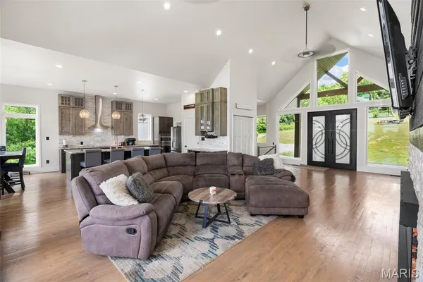 $899,900 | 22206 Tree Farm Road, Hermann, MO 65041