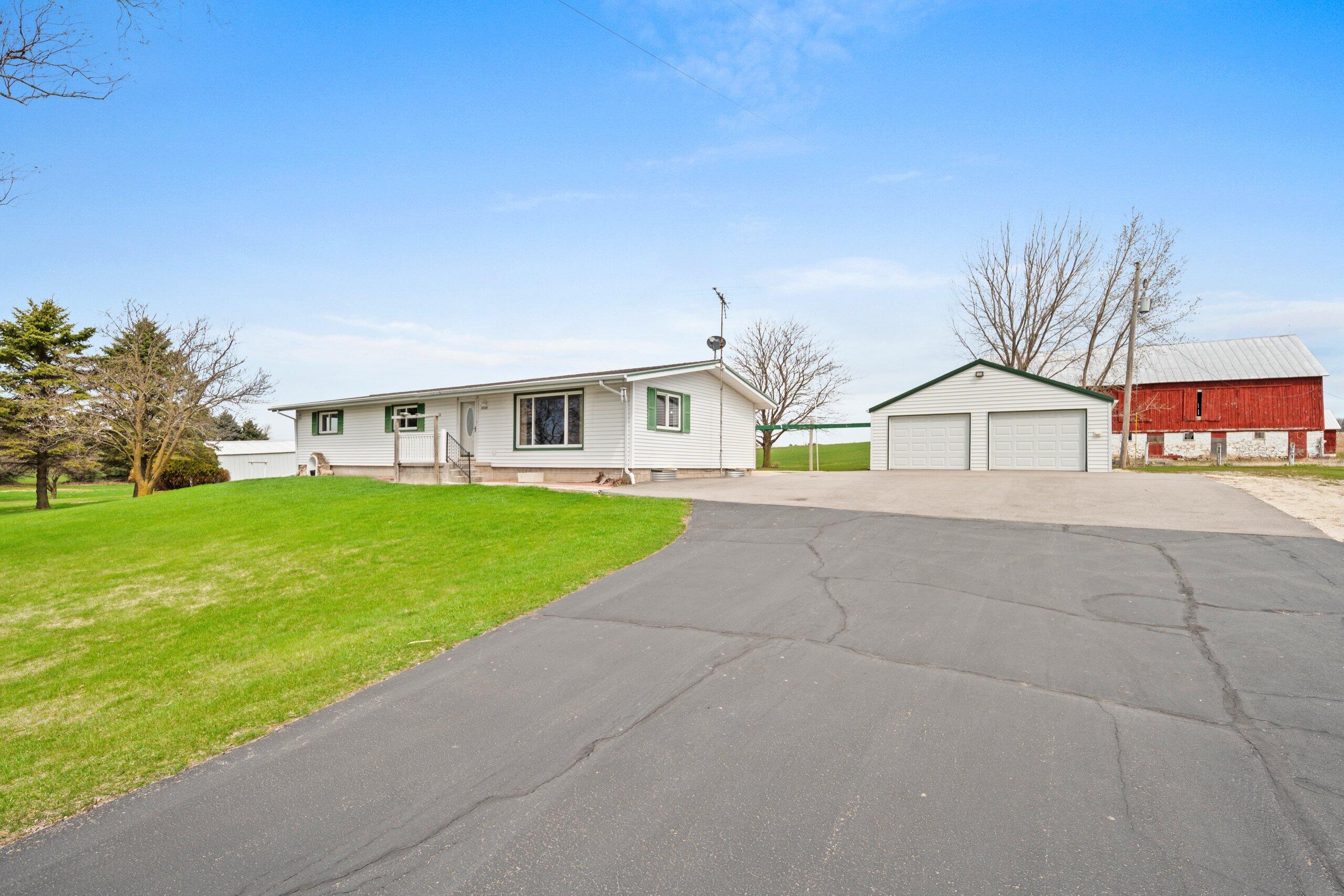 12108 Palm Grove Road Franklin, WI 54247 - Photo 1 of 1 DSC09496.JPG-SMALL