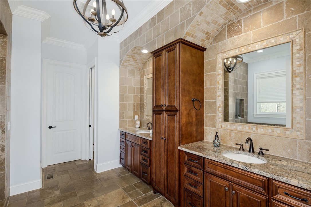 103 Pacolet Trail Piedmont, SC 29673 - Photo 14 of 35 Luxurious Master Bath