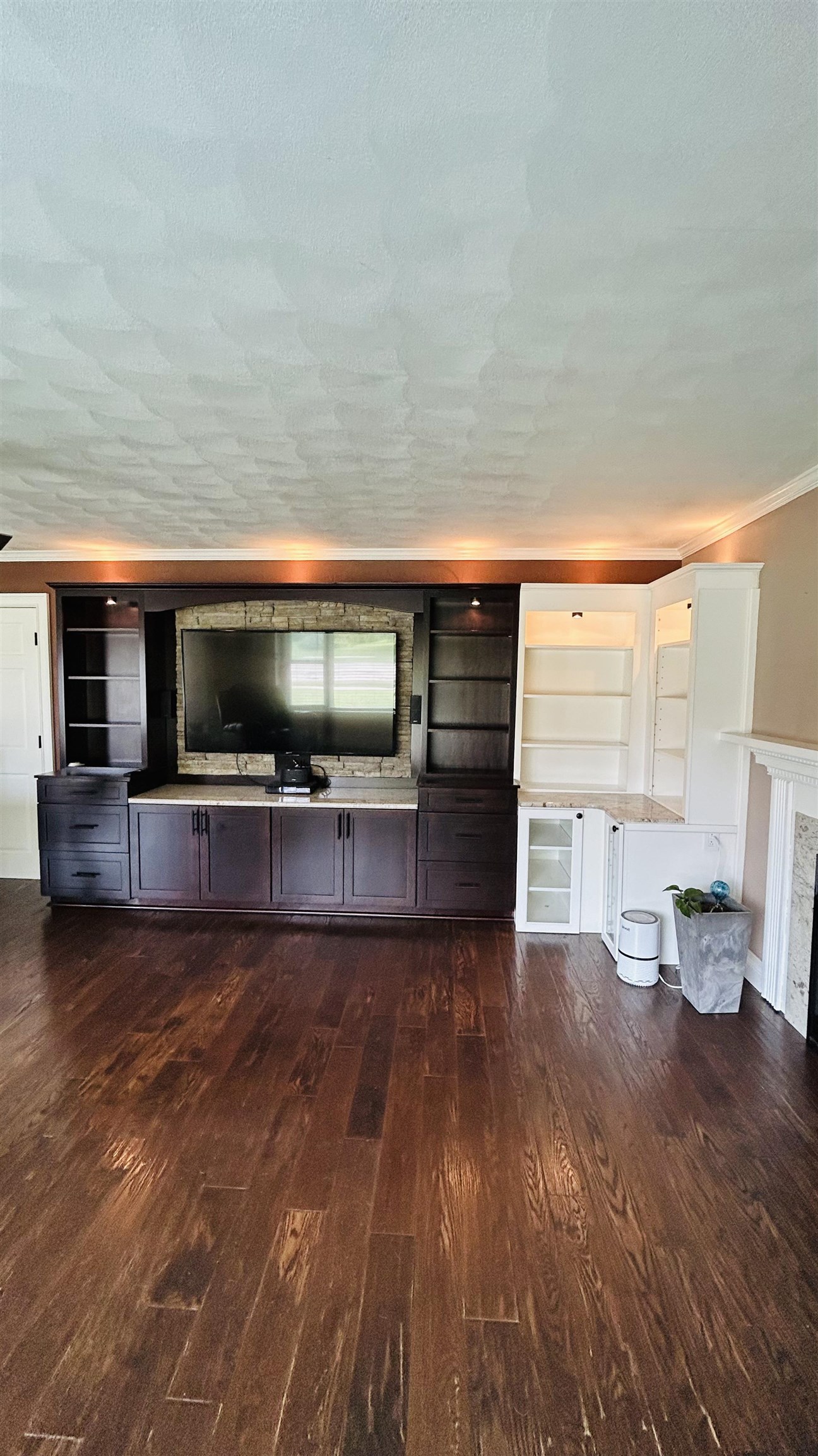 2924 Guilford Road Rockford, IL 61107 - Photo 11 of 46 Gallery Image 11
