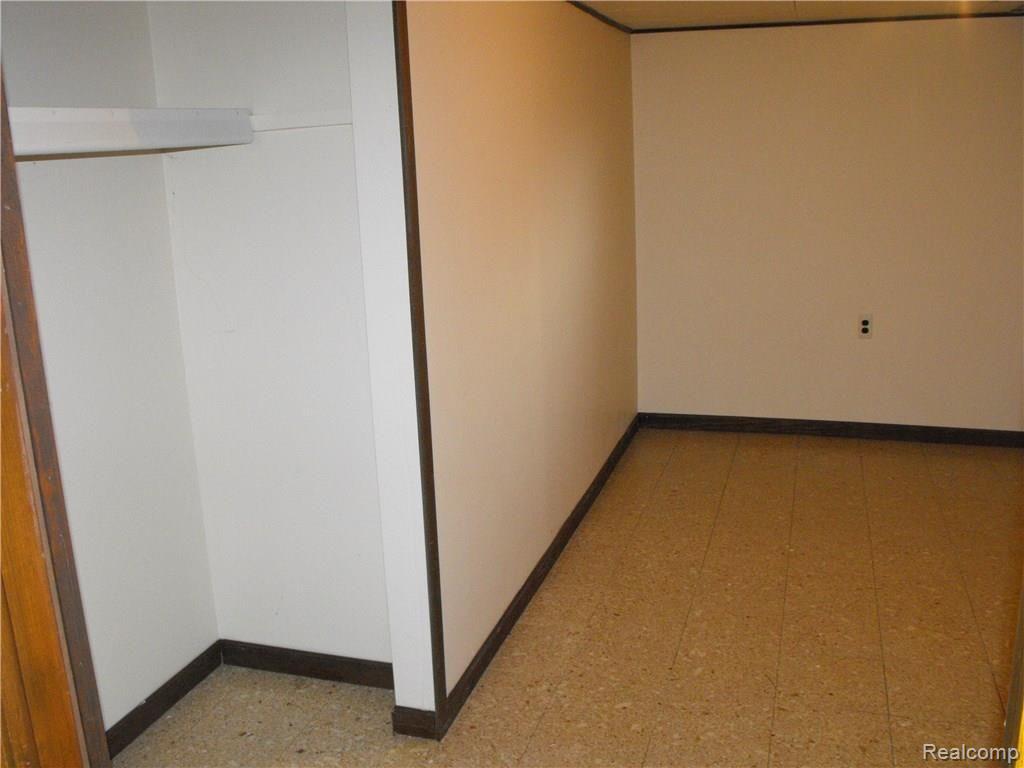 3600 Leason Road Sterling Heights, MI 48310 - Photo 43 of 60 Basement bonus Rm.JPG