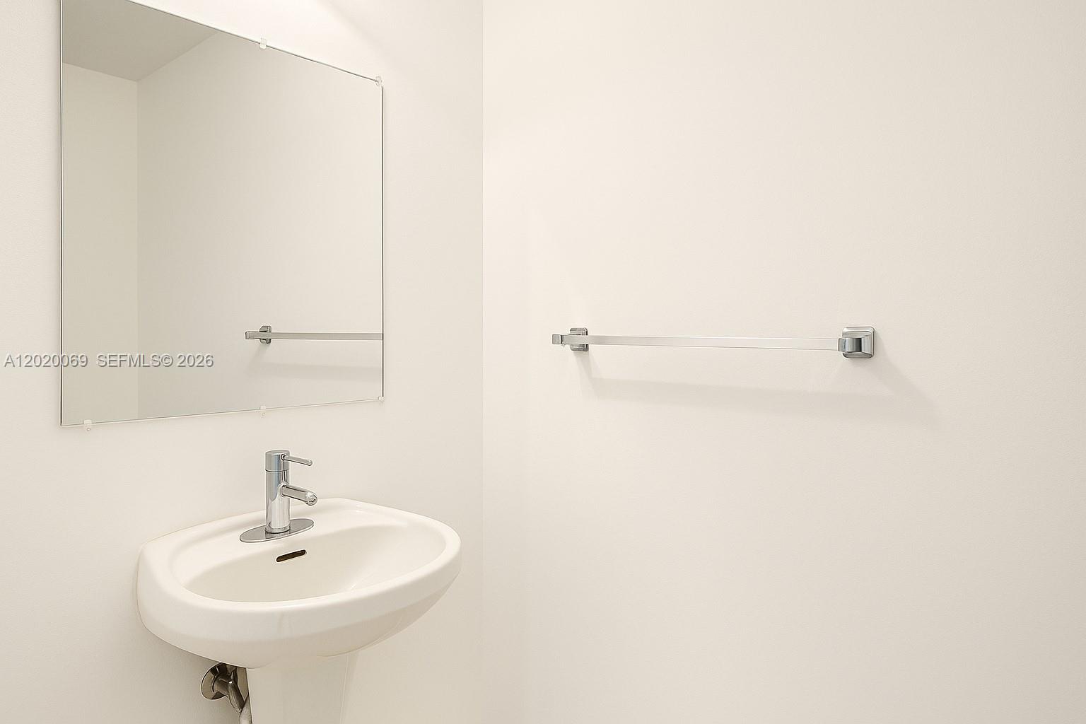 60 Southwest 13th Street, Unit 3418 Miami, FL 33130 - Photo 12 of 14 Half Bathroom