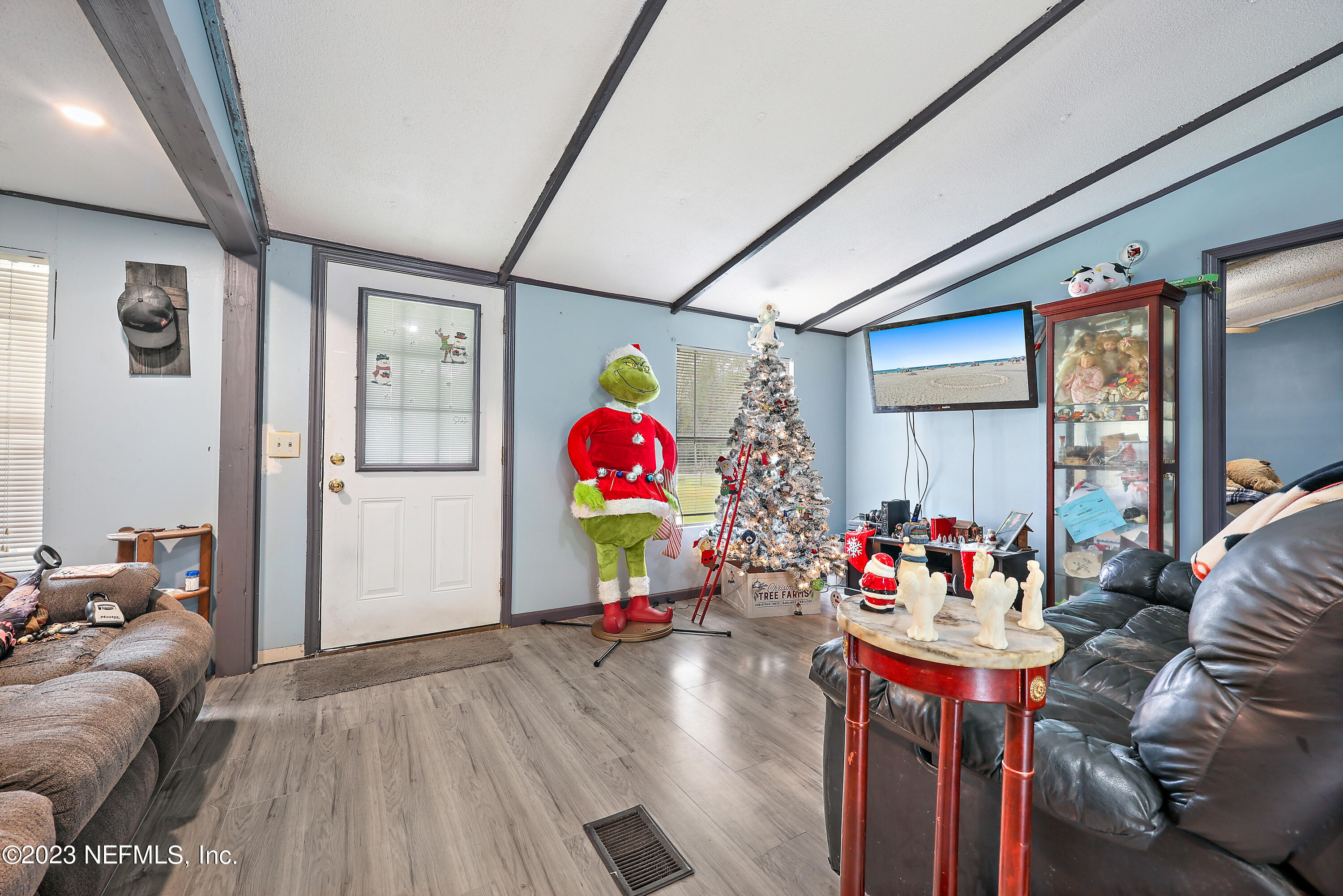 54317 Point S Drive Callahan, FL 32011 - Photo 4 of 17 Living Room