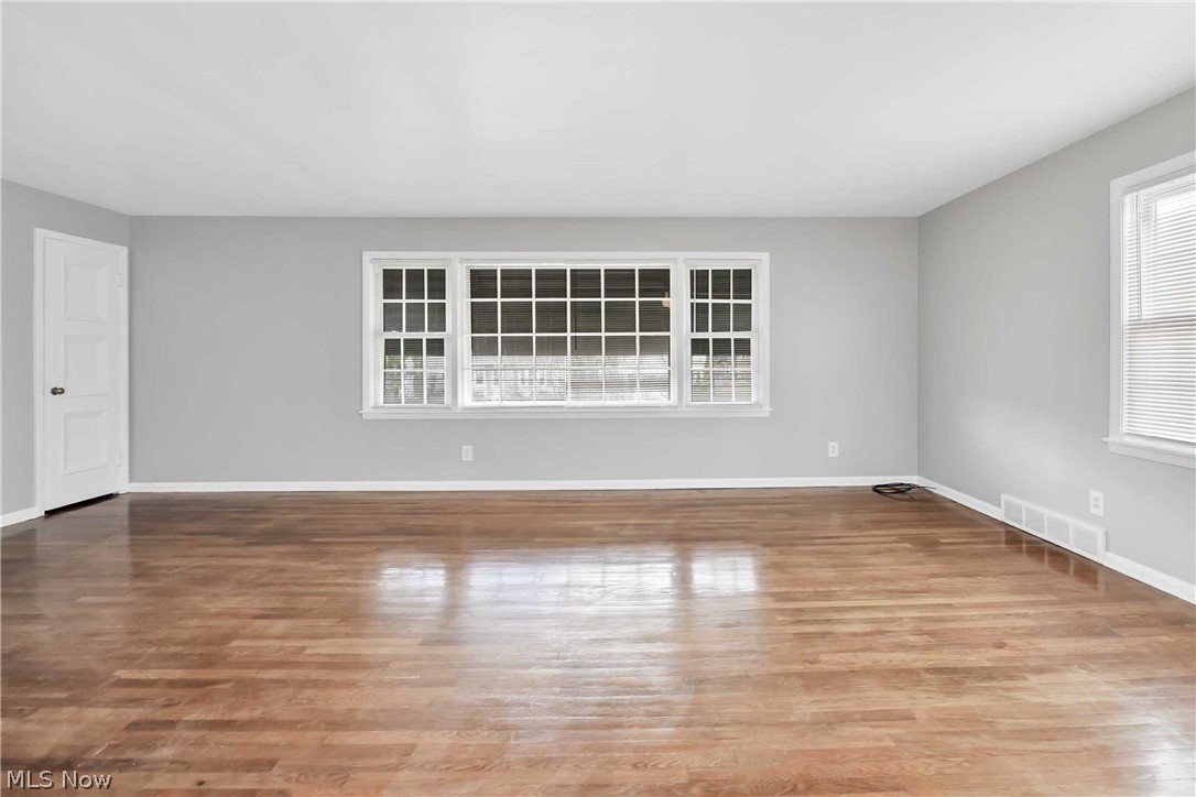 3537 Daleford Road Cleveland, OH 44120 - Photo 7 of 35