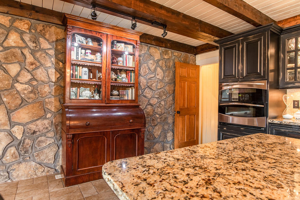 8 Maddox Lake Road Summerville, GA 30747 - Photo 21 of 136 GOURMET KITCHEN