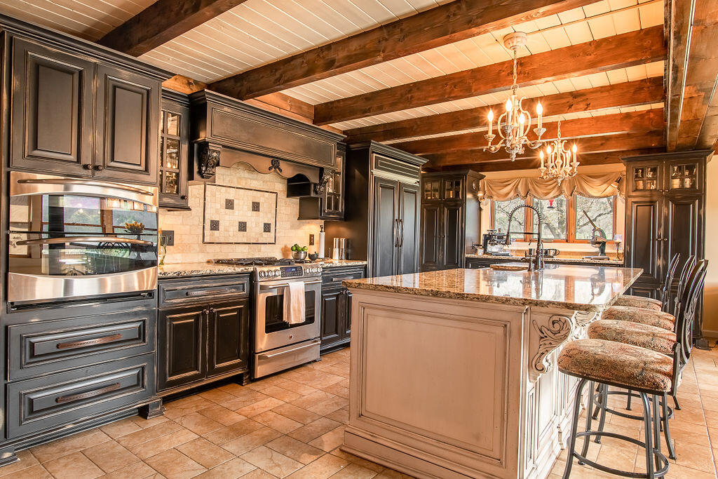 8 Maddox Lake Road Summerville, GA 30747 - Photo 4 of 136 GOURMET KITCHEN