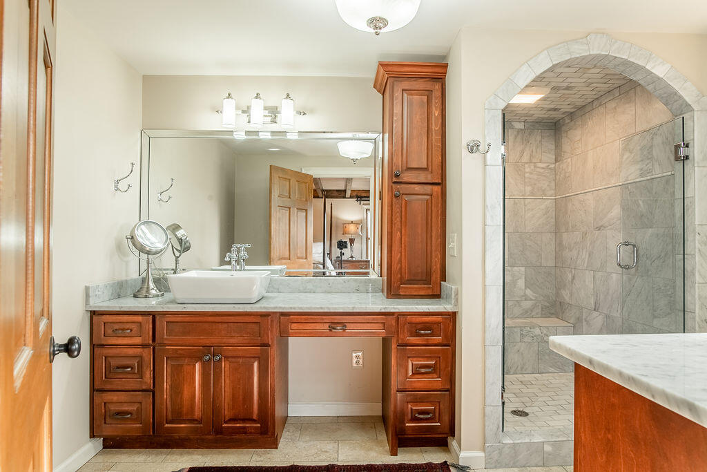 8 Maddox Lake Road Summerville, GA 30747 - Photo 48 of 136 MASTER BATH