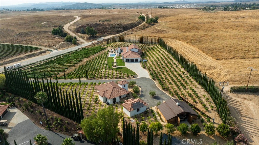 33240 La Serena Way Temecula, CA 92591 - Photo 73 of 75 a view of a city and an ocean view