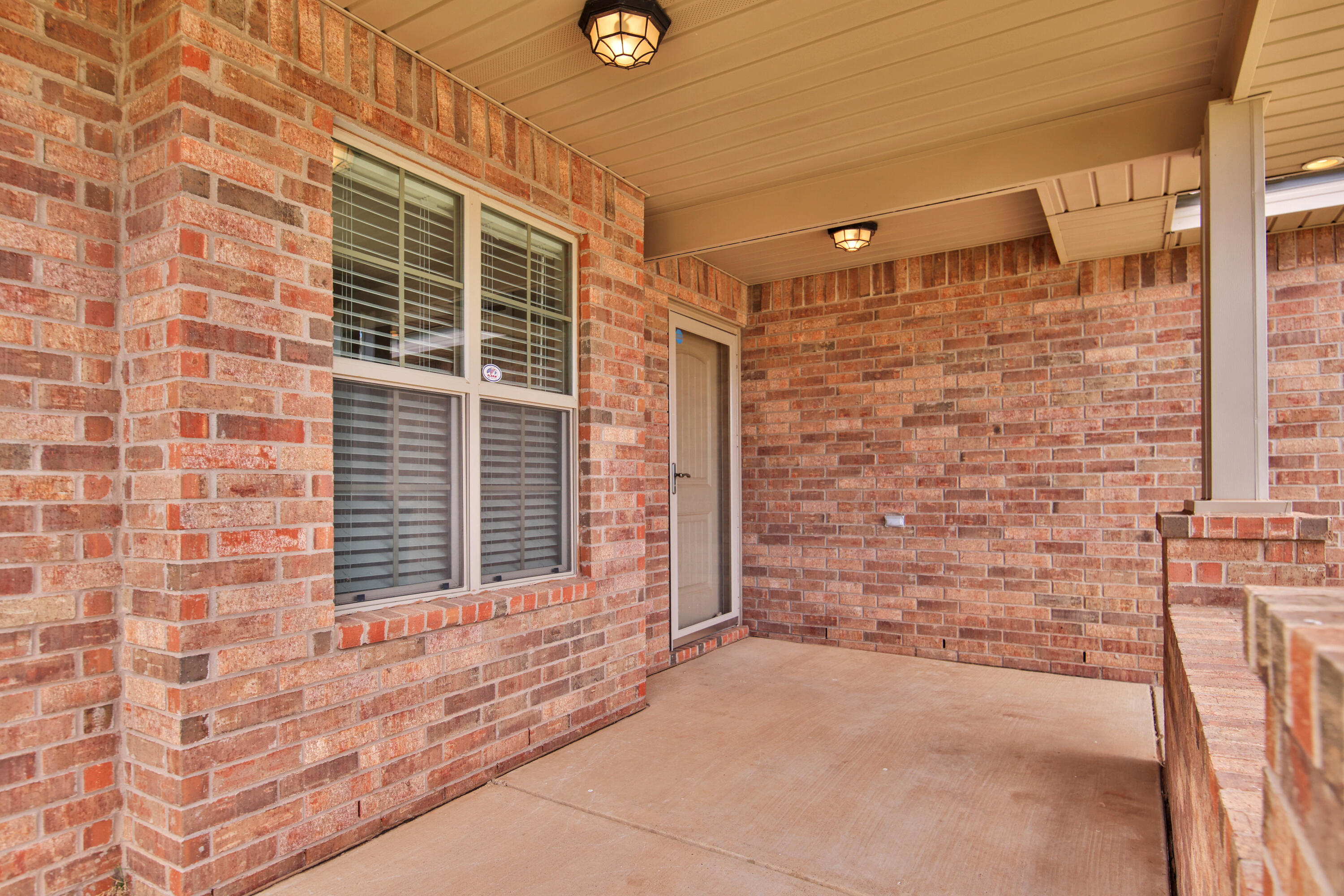 6923 96th Street Lubbock, TX 79424 - Photo 4 of 38 IMG_9489