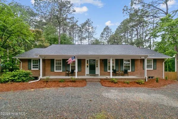 $2,700 | 450 Crestview Road, Southern Pines, NC 28387