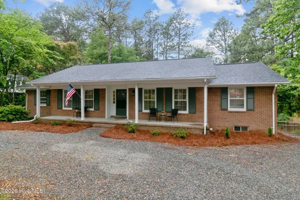 $2,700 | 450 Crestview Road, Southern Pines, NC 28387