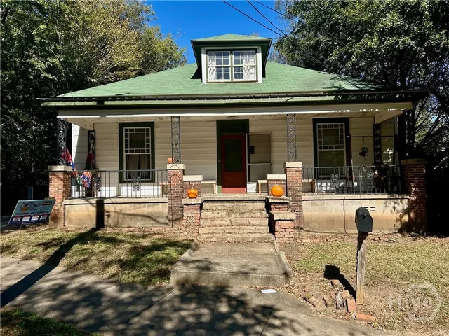 $2,800 | 462 Cleveland Avenue, Athens, GA 30601